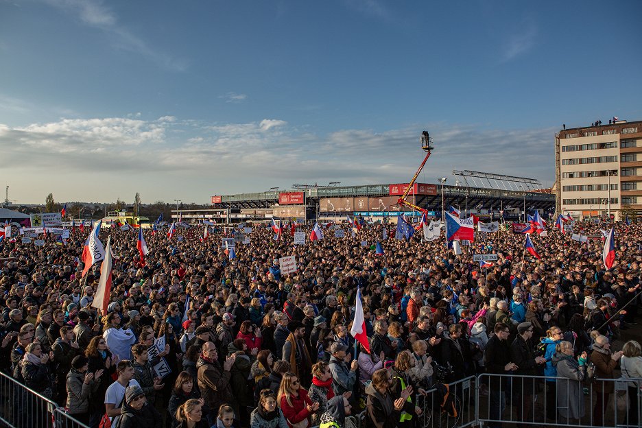 Chvíľky nádeje
(2025)