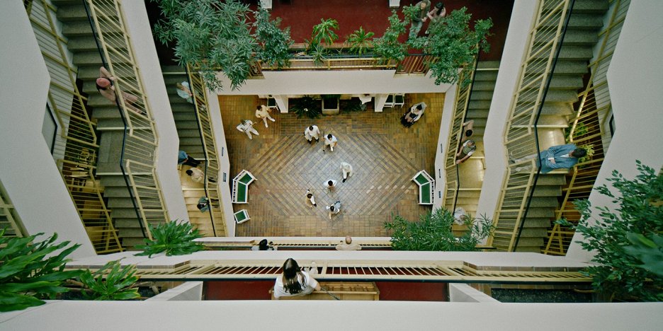 Mohli by sme byť aj mŕtvi
(2023)_693aaac553148.jpeg