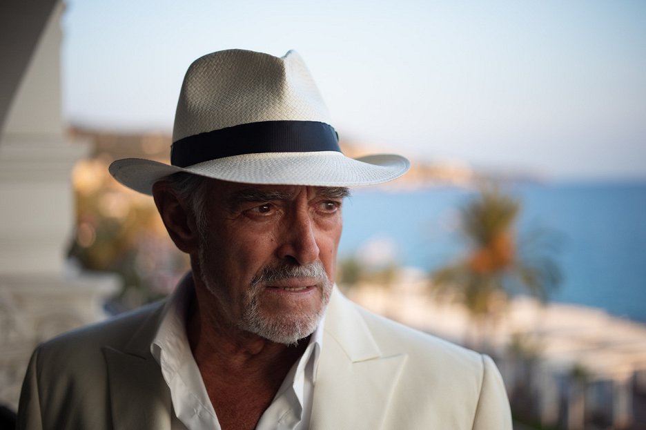 Odlesk v mŕtvom diamante
(2025)