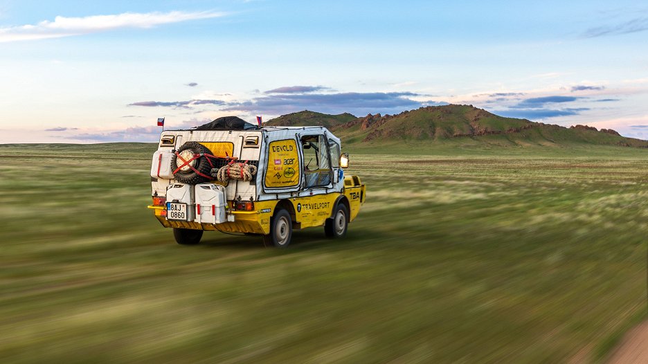 Žltou žabou do zeme modrého neba
(2025)